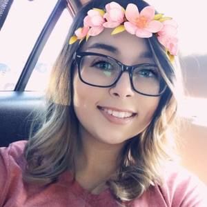 Meet your Posher, Claudia